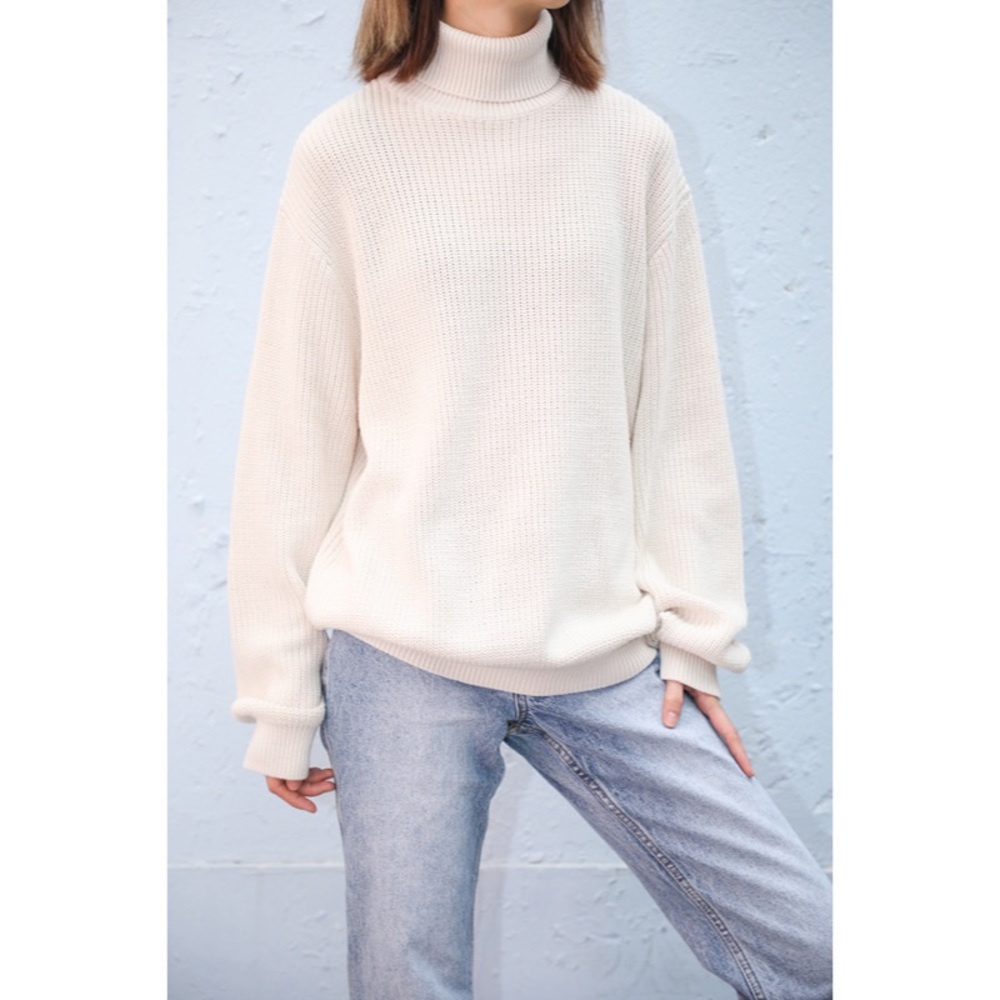 RARE! Brandy Melville Beige Cream Turtleneck Sweater